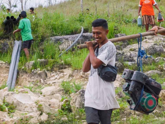 Drilling deep well East Sumba