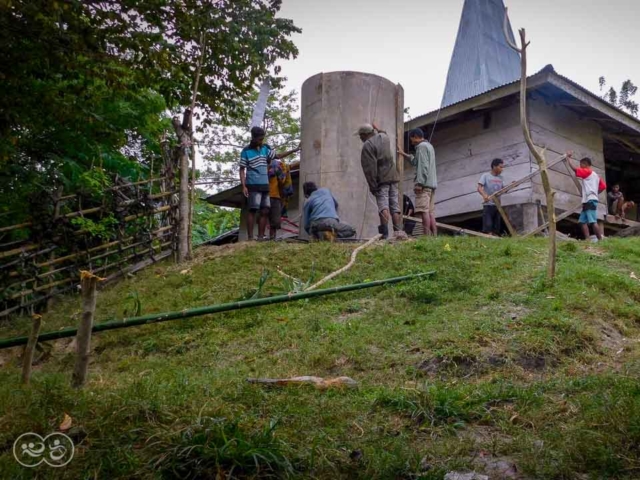 Manufacture of a 6500 liter ferro-cement reservoir in East Sumba