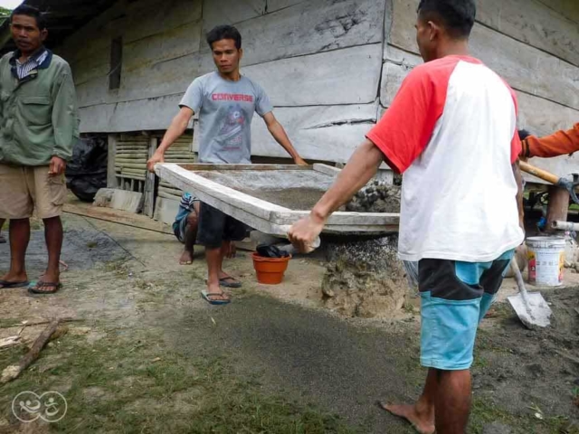 Manufacture of a 6500 liter ferro-cement reservoir in East Sumba