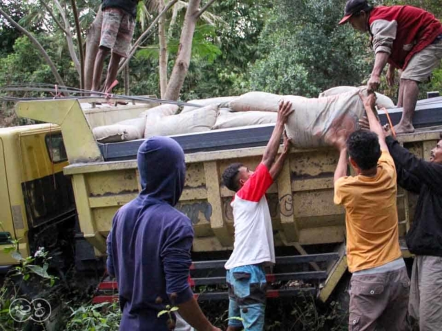 Manufacture of a 6500 liter ferro-cement reservoir in East Sumba