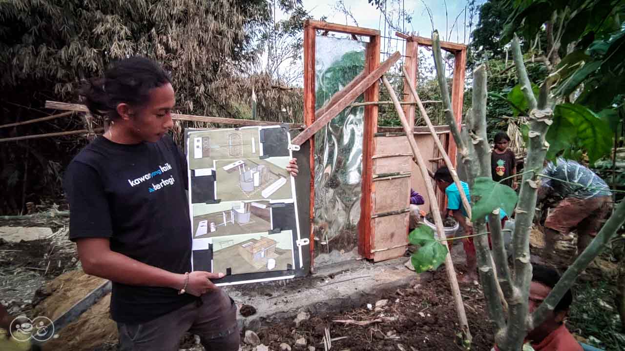 Process of manufacturing healthy sanitary facilities in East Sumba