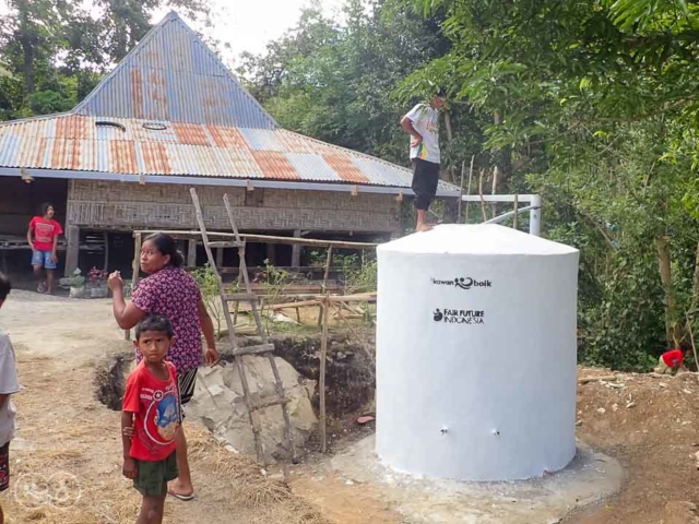 Construction of the first 6500 liter ferrocement tank