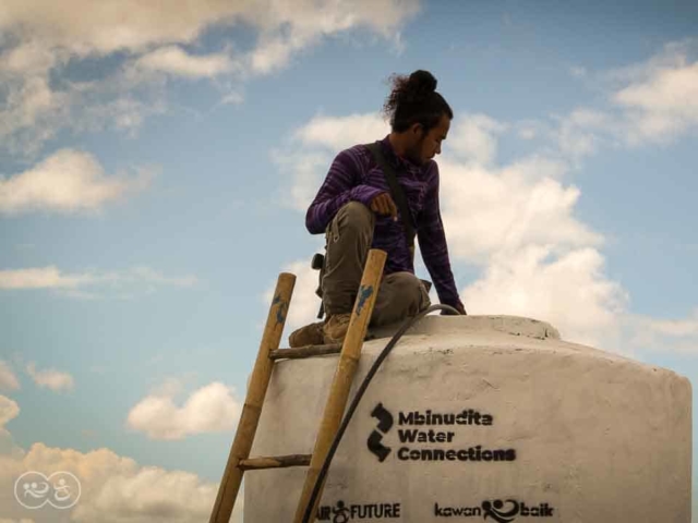 Manufacture of a 6500 liter ferro-cement reservoir in East Sumba