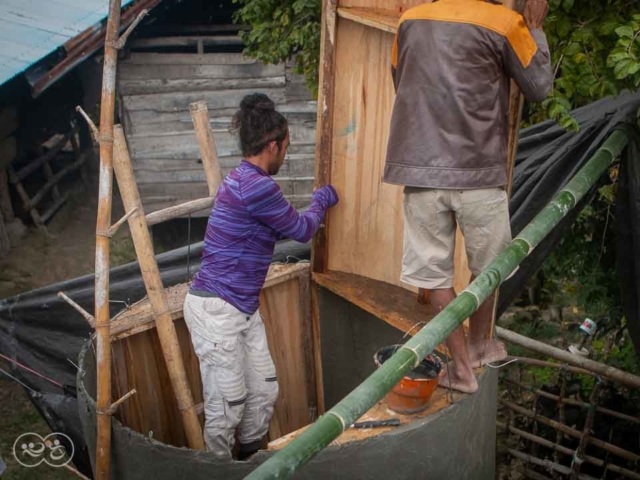 Manufacture of a 6500 liter ferro-cement reservoir in East Sumba