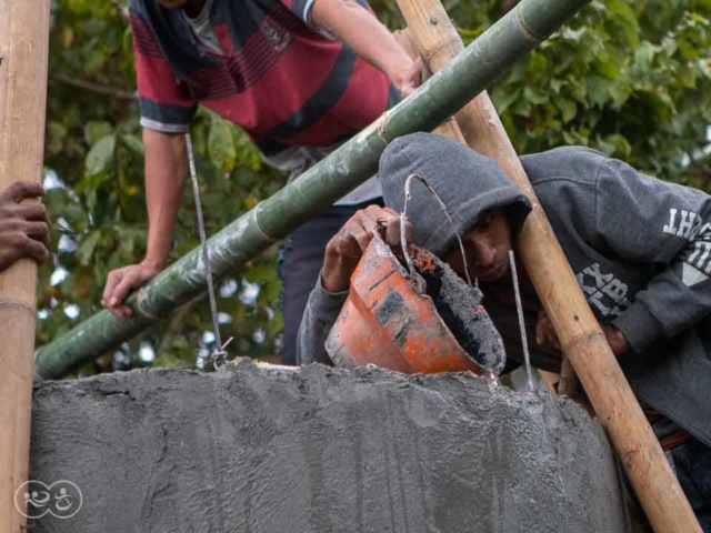 Manufacture of a 6500 liter ferro-cement reservoir in East Sumba