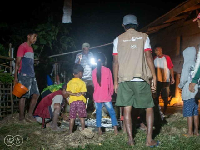 Manufacture of a 6500 liter ferro-cement reservoir in East Sumba