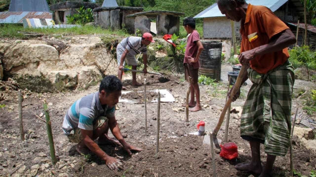 Construction of new sanitation facilities at Ritta, RT 05, Mbinudita Village, East Sumba