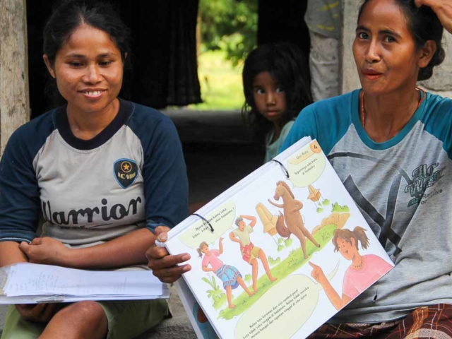 Learning together how to live healthier in East Sumba.