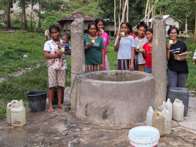 Learning together how to live healthier in East Sumba.