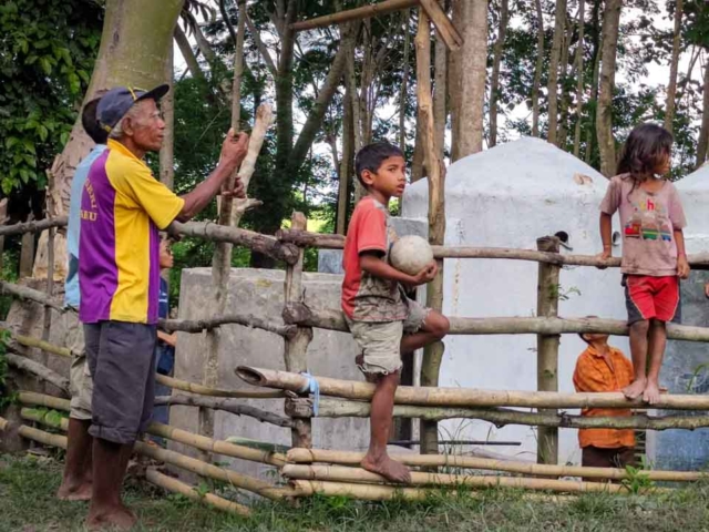 Clean water tanks and healthy sanitation facilities: Examples of constructions we are building in the poorest villages in Indonesia