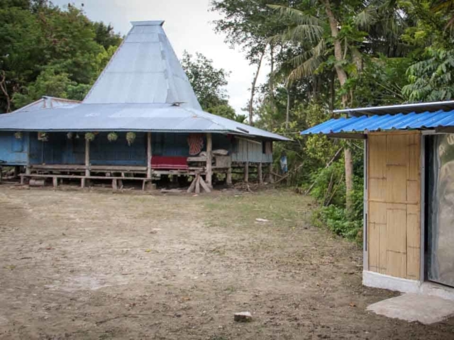 Clean water tanks and healthy sanitation facilities: Examples of constructions we are building in the poorest villages in Indonesia