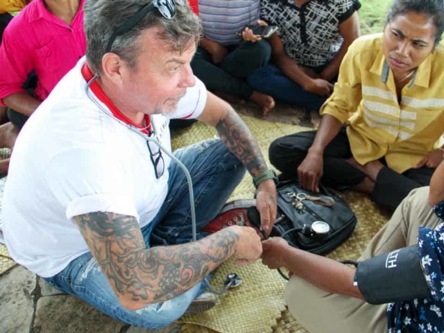 We assess the cases of patients cared for by health workers in the village of Mbinudita, Sumba Timur.