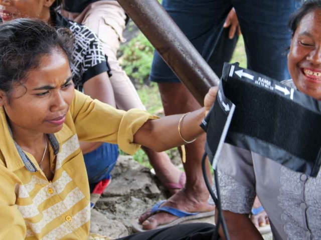 We assess the cases of patients cared for by health workers in the village of Mbinudita, Sumba Timur.