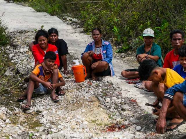 Repair of access to Laindatang village