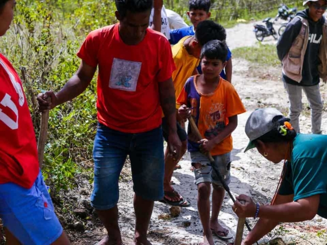 Repair of access to Laindatang village