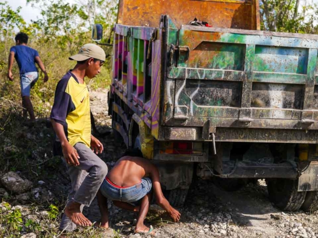 Repair of access to Laindatang village