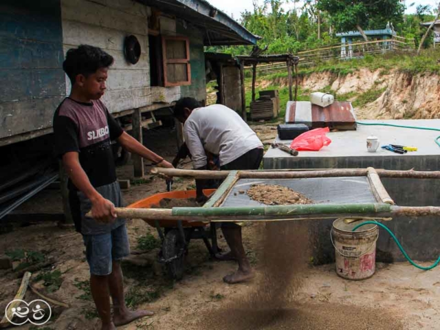 Construction of the first sanitary facilities in the village