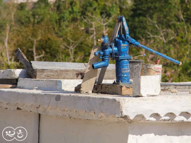 Laindatang #WaterConnections - Installation of Dragons pumps on the two new reservoirs.