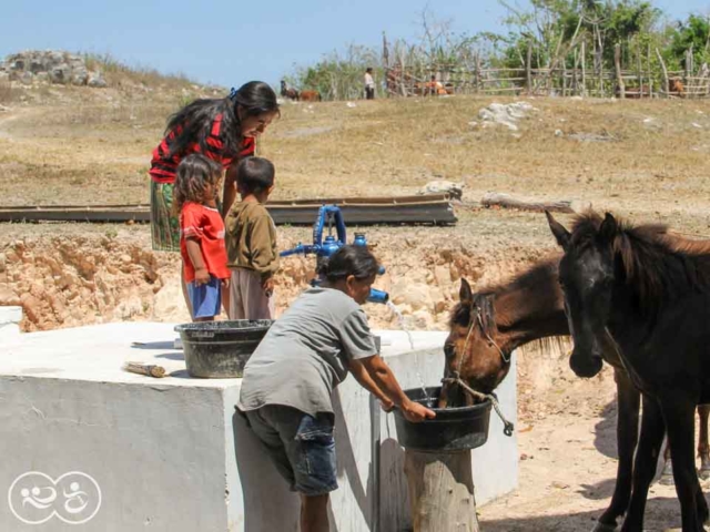 Laindatang #WaterConnections - Installation of Dragons pumps on the two new reservoirs.