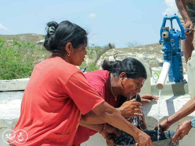 Laindatang #WaterConnections - Installation of Dragons pumps on the two new reservoirs.