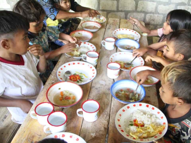 Promote nutrition and healthy living in rural areas.