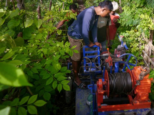 We are taking the 6-ton drill to the Laindatang site.