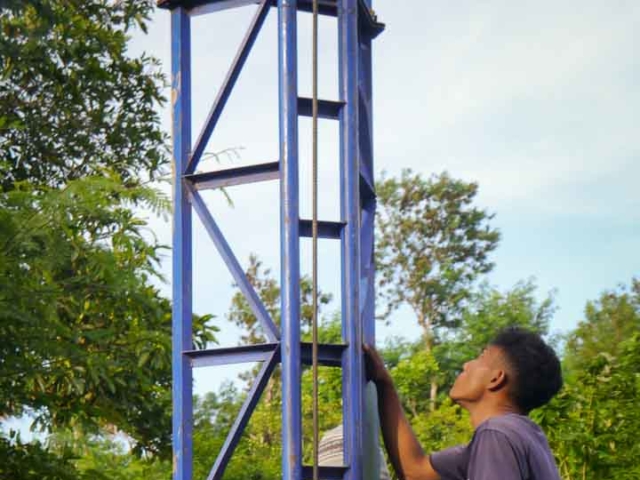 We are taking the 6-ton drill to the Laindatang site.