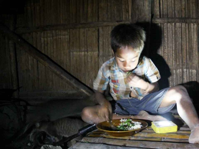 Light up homes with 200 SolarBuddy lamps.