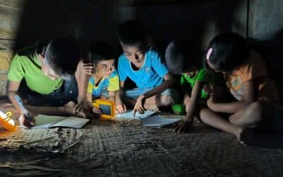 2,024 SolarBuddy Lights Shipped from Australia Soon