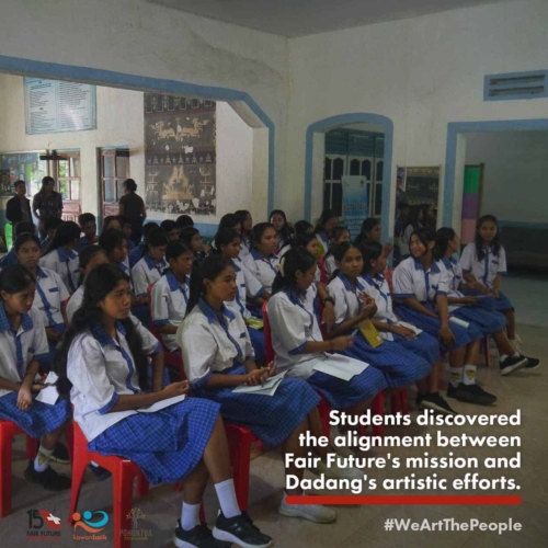 Visite aux élèves de l&#039;école SMAK Andaluri à Waingapu avec Dadang Pranoto.