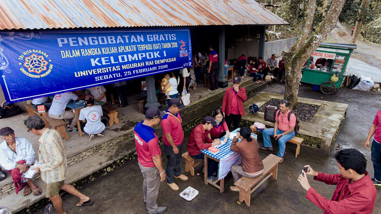 Children receiving clean water and medical care funded by small donations to Fair Future Foundation.