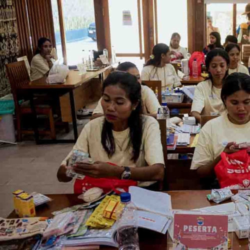 Kawan Sehat agents during a May 2025 medical training in East Sumba