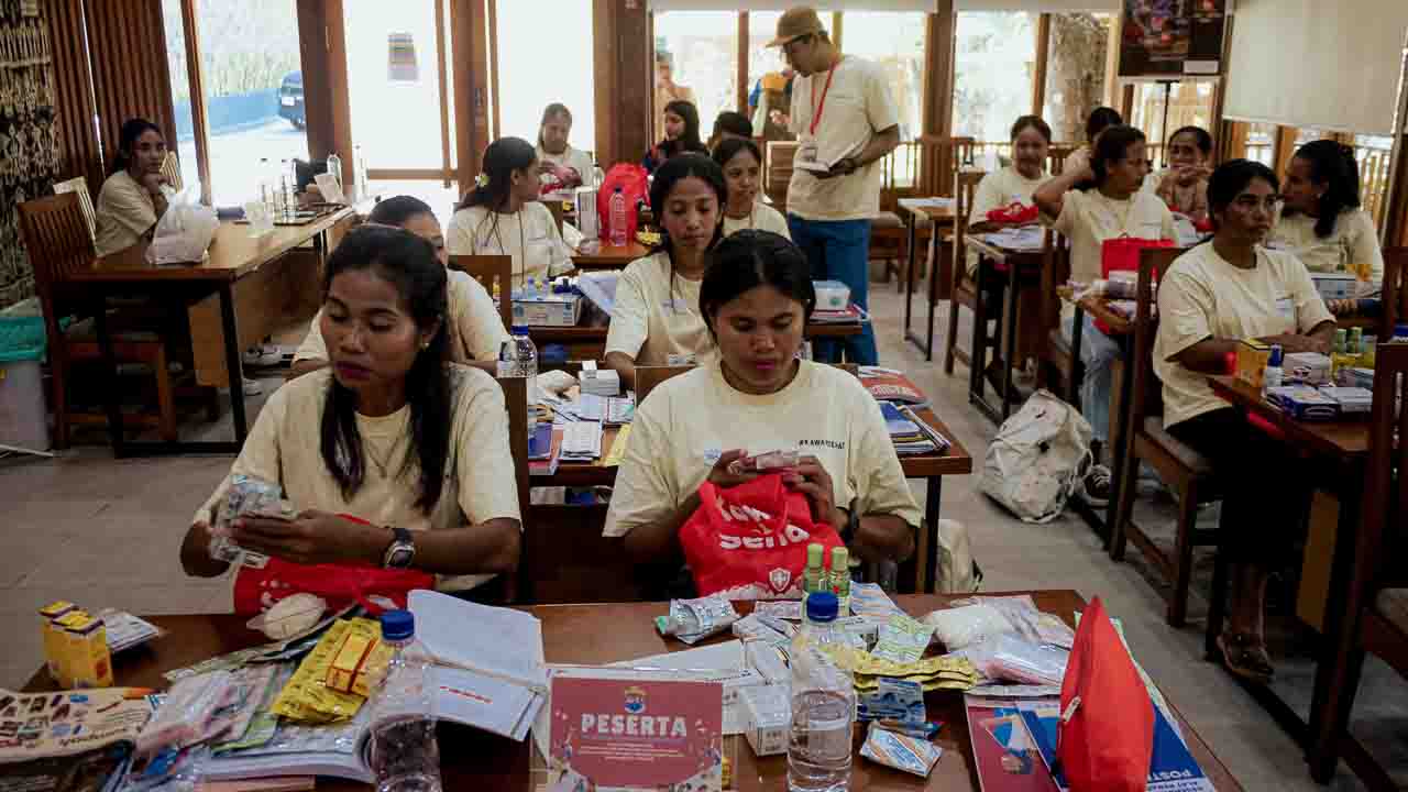 Kawan Sehat agents during a May 2025 medical training in East Sumba