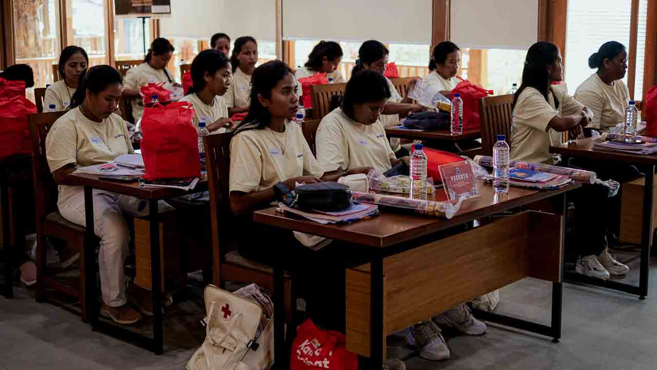 Kawan Sehat agents during a May 2025 medical training in East Sumba
