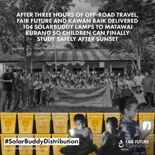 SolarBuddy at Matawai Kurang school Child assembling SolarBuddy clean light in Matawai Kurang classroom