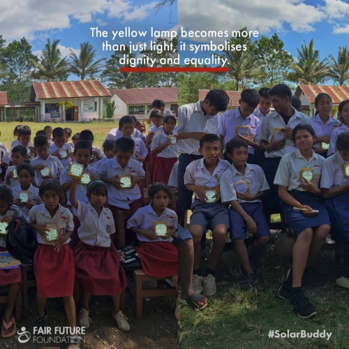 SolarBuddy at Matawai Kurang school Child assembling SolarBuddy clean light in Matawai Kurang classroom