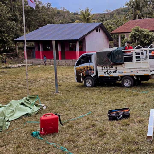 SDN Mbajik solar install – East Sumba Haray school with solar panels and battery–inverter – solar electrification SDN Mbajik