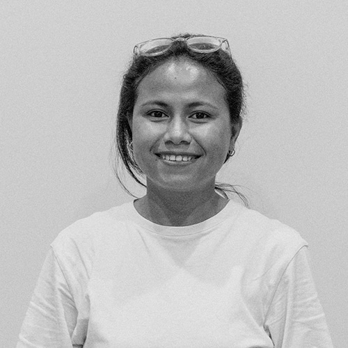 Kawan Sehat health agents in East Sumba Kawan Sehat health agents providing primary medical care in a remote East Sumba village