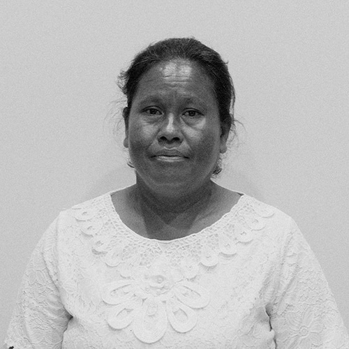 Kawan Sehat health agents in East Sumba Kawan Sehat health agents providing primary medical care in a remote East Sumba village