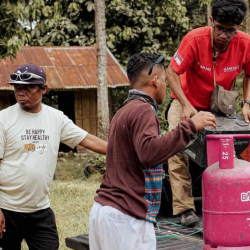SDN Mbajik solar install – East Sumba Haray school with solar panels and battery–inverter – solar electrification SDN Mbajik