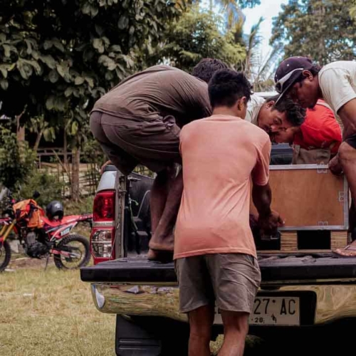 SDN Mbajik solar install – East Sumba Haray school with solar panels and battery–inverter – solar electrification SDN Mbajik