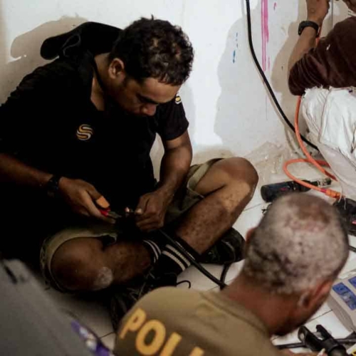 SDN Mbajik solar install – East Sumba Haray school with solar panels and battery–inverter – solar electrification SDN Mbajik