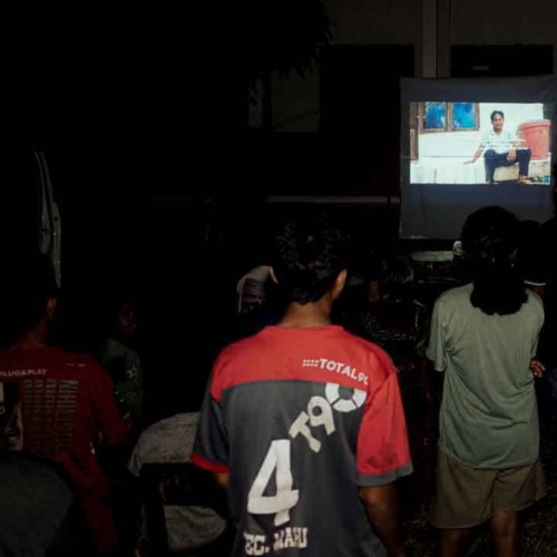SDN Mbajik solar install – East Sumba Haray school with solar panels and battery–inverter – solar electrification SDN Mbajik