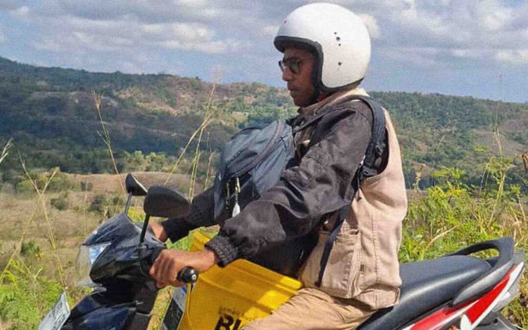 SolarBuddy lamps Matawai Katingga protect child health