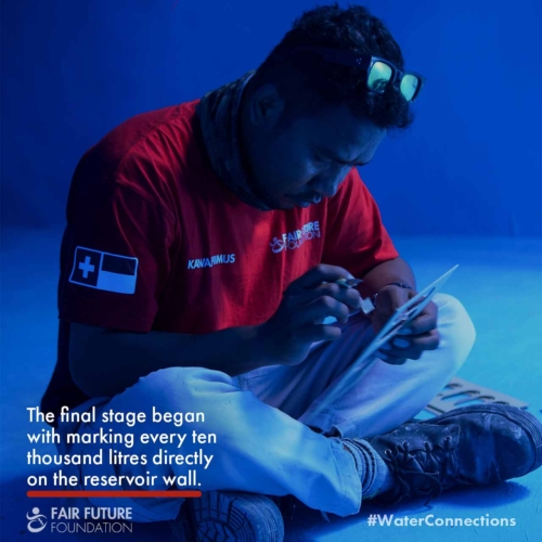 Final sealing and graduated scale installation inside the Laindatang reservoir. Final sealing and graduated scale installation inside the Laindatang reservoir.