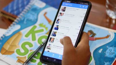 Health agent using Kawan Sehat Medical App offline in rural Indonesia