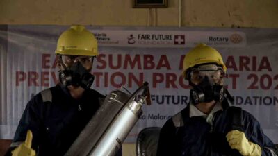 IRS training malaria Umalulu » The Fair Future Foundation Indoor Residual Spraying training for malaria prevention in Umalulu, East Sumba.