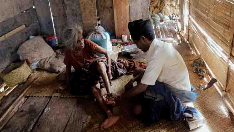 Swiss non-profit medical organisation working in ultra-rural indonesia Child growth monitoring and medical outreach in East Sumba showing how malnutrition increases infection risk and weakens immunity.