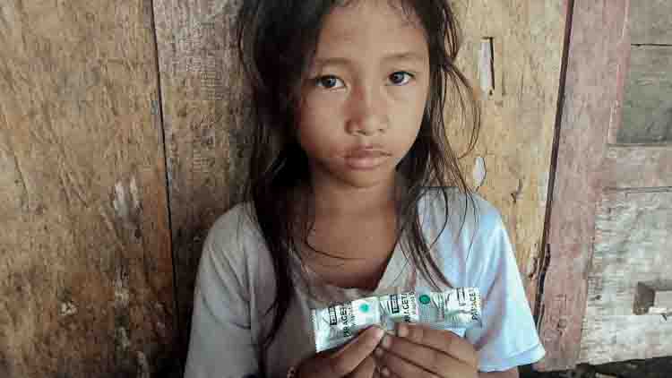 Swiss non-profit organisation working in most rural areas of south ewast asia Mobile medical outreach traveling to remote villages in East Indonesia to deliver healthcare and essential medicines.