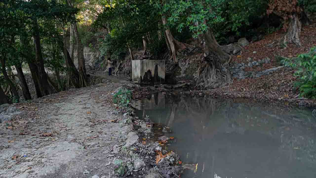 Leptospirosis Exposure in Rural East Indonesia Gallery of rural East Indonesia showing unsafe water, mud, barefoot exposure, and environmental leptospirosis risk